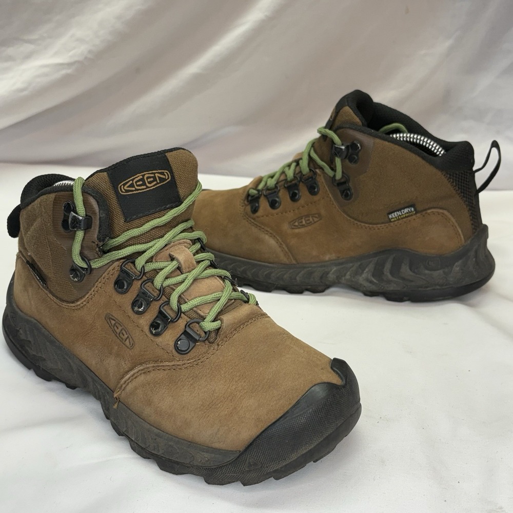KEEN Women's NXIS Explorer Mid Waterproof Hiking Boot Size US 5.5 EU 35.5